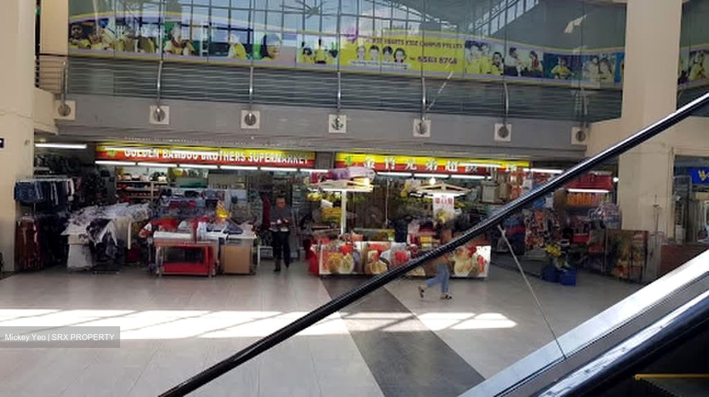 Elias Mall (D18), Shop House #572112701